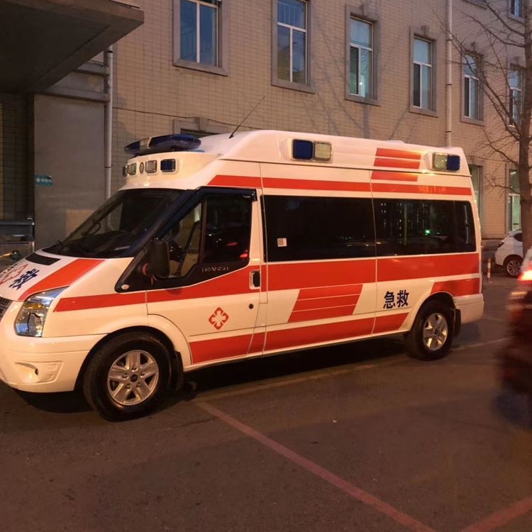 加查夜间租赁救护车护送病人转院：安全转运的 8 大核心注意事项